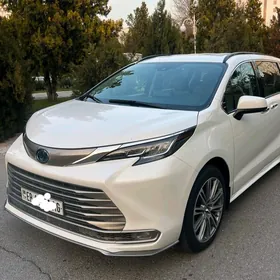 Toyota Sienna 2022