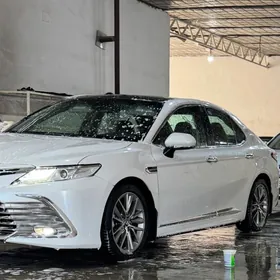 Toyota Camry 2020