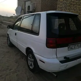 Mitsubishi RVR 1992