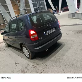 Opel Zafira 2021