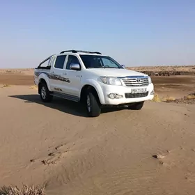 Toyota Hilux 2013