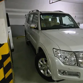 Mitsubishi Pajero 2014