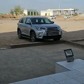 Toyota Highlander 2019