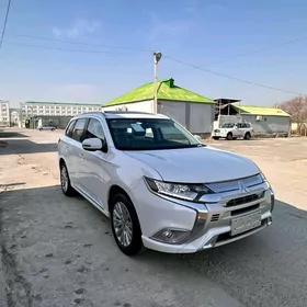 Mitsubishi Outlander 2022