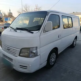 Nissan Urvan 2005