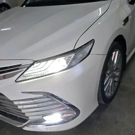 Toyota Camry 2021