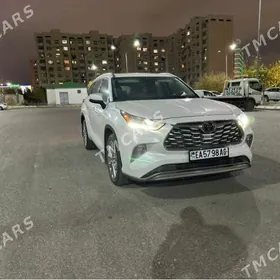 Toyota Highlander 2023