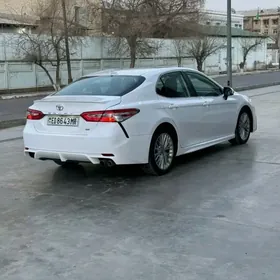 Toyota Camry 2020