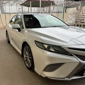 Toyota Camry 2018