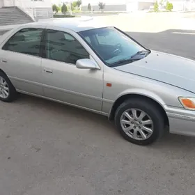 Toyota Camry 2001