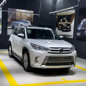 Toyota Highlander 2019