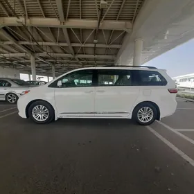 Toyota Sienna 2016