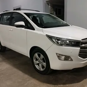 Toyota Innova 2019