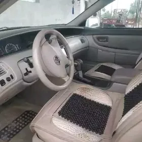 Toyota Avalon 2001