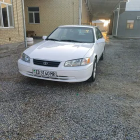 Toyota Camry 2000