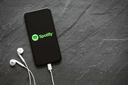 Spotify ilkinji gezek ýyly girdeji bilen tamamlaýar. Girdeji 1,14 milliard ýewro boldy