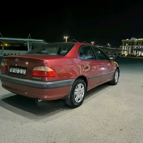 Toyota Avensis 2001