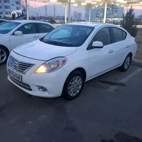 Nissan Versa 2012