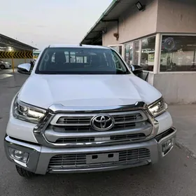 Toyota Hilux 2024