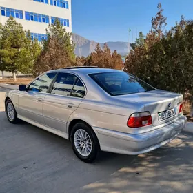 BMW E39 2001