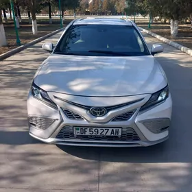 Toyota Camry 2020