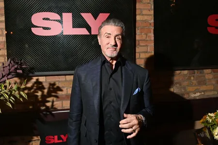 Stallone kinokontenti seljerýän we döredýän EA platformasynyň maýadary boldy