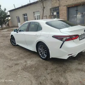 Toyota Camry 2021