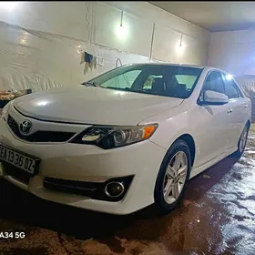 Toyota Camry 2012