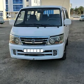 Toyota Hiace 2012