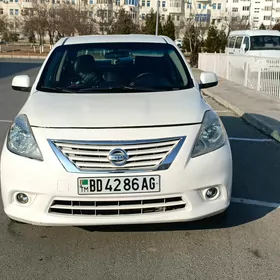 Nissan Versa 2012