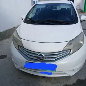 Nissan Versa 2015