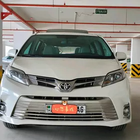 Toyota Sienna 2018