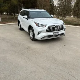 Toyota Highlander 2022