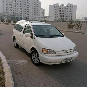 Toyota Sienna 2000