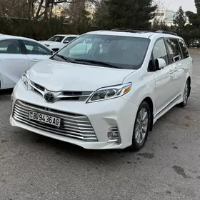 Toyota Sienna 2019