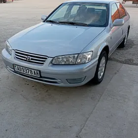 Toyota Camry 2001