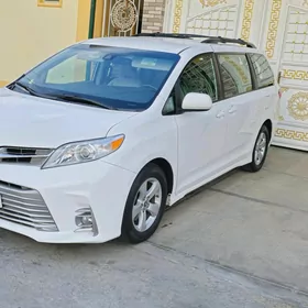 Toyota Sienna 2020