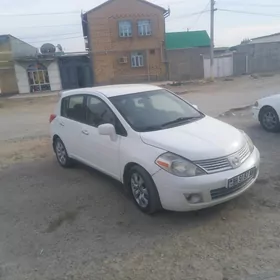 Nissan Versa 2010