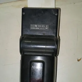 nissin Di 600