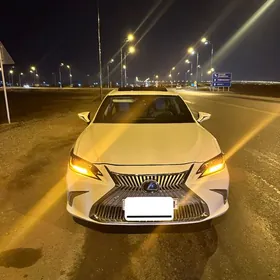 Lexus ES 350 2019