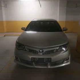 Toyota Camry 2013