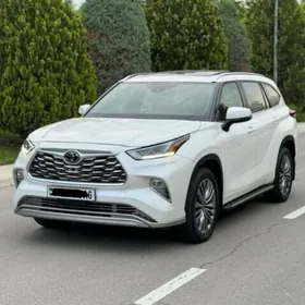 Toyota Highlander 2020