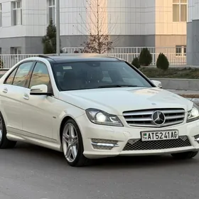 Mercedes-Benz C350 2012