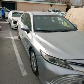 Toyota Camry 2019