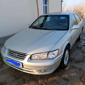 Toyota Camry 2000