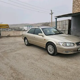 Toyota Camry 2000