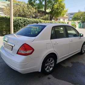 Nissan Versa 2010