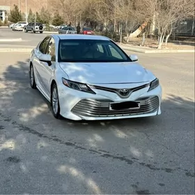 Toyota Camry 2018