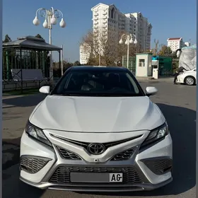 Toyota Camry 2021