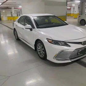 Toyota Camry 2020